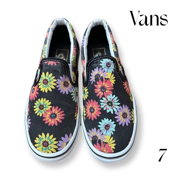 Vans Shoes - EUC Vans peace multicolor Floral slip on VN0A5JMHNXO size 7 women’s